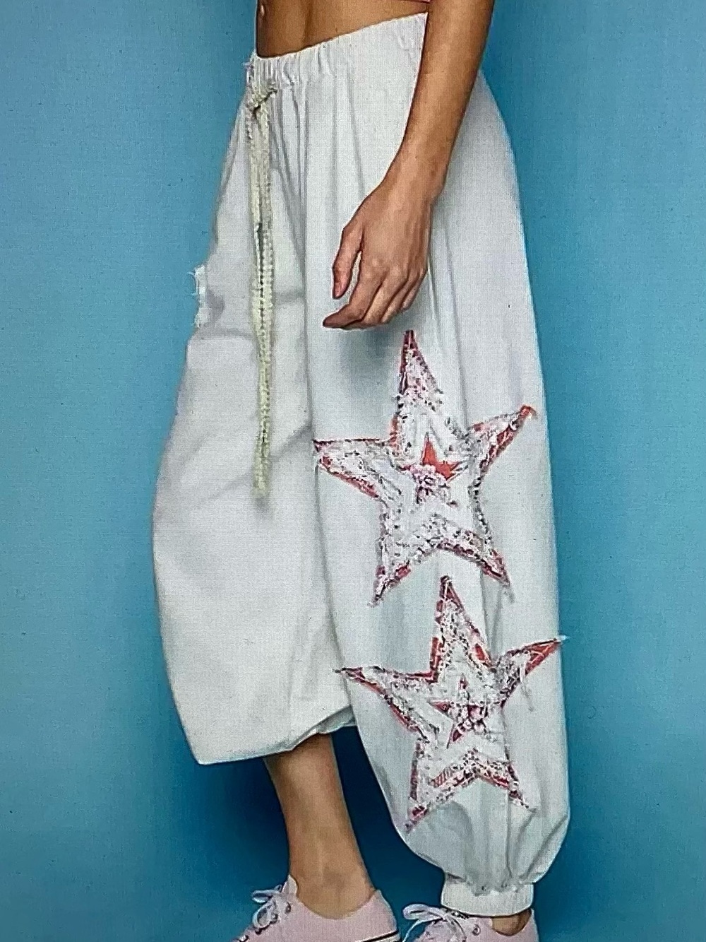 POL Off-White Star-Accent Wide Leg Jogger Pants